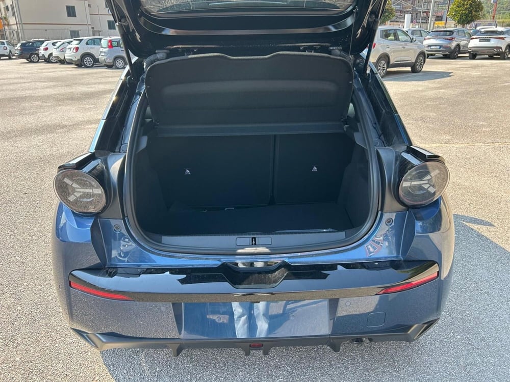 Lancia Ypsilon nuova a Salerno (14)