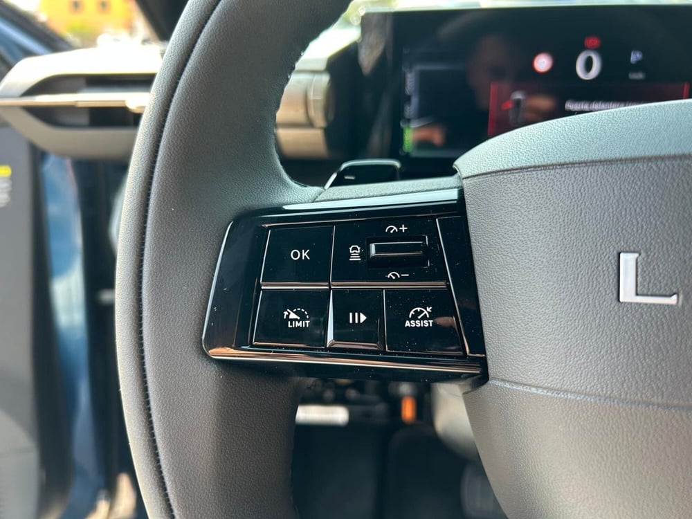 Lancia Ypsilon nuova a Salerno (18)