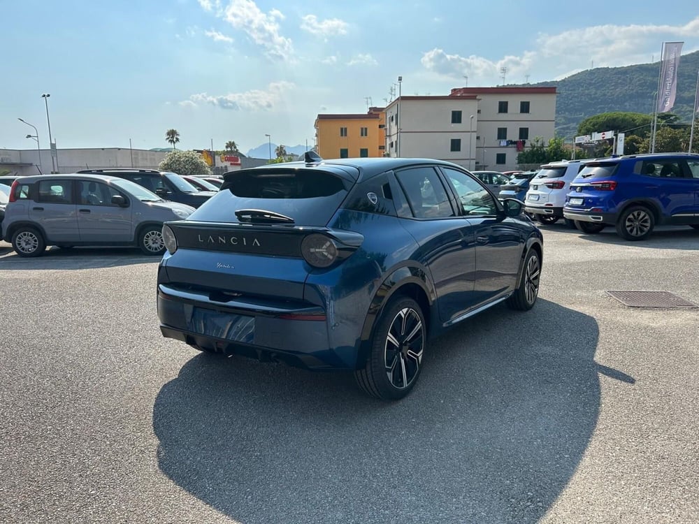 Lancia Ypsilon nuova a Salerno (3)
