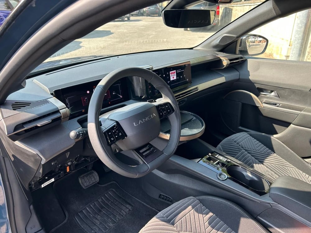Lancia Ypsilon nuova a Salerno (8)