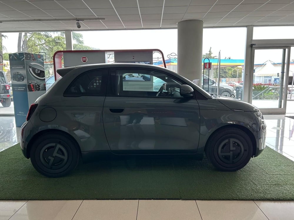 Fiat 500e nuova a Avellino (11)