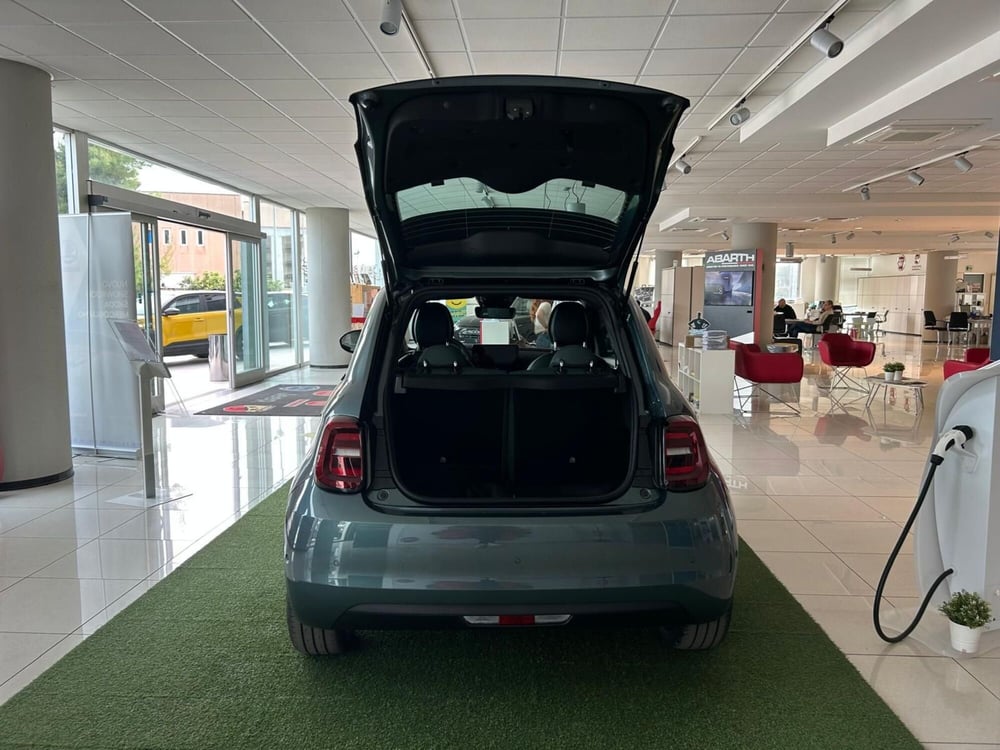 Fiat 500e nuova a Avellino (13)