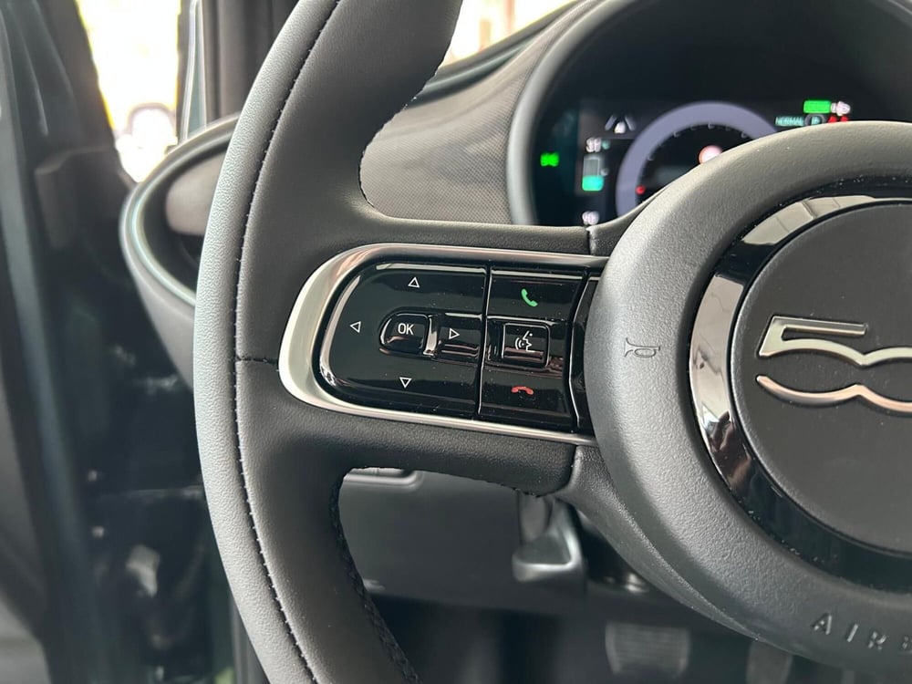Fiat 500e nuova a Avellino (18)