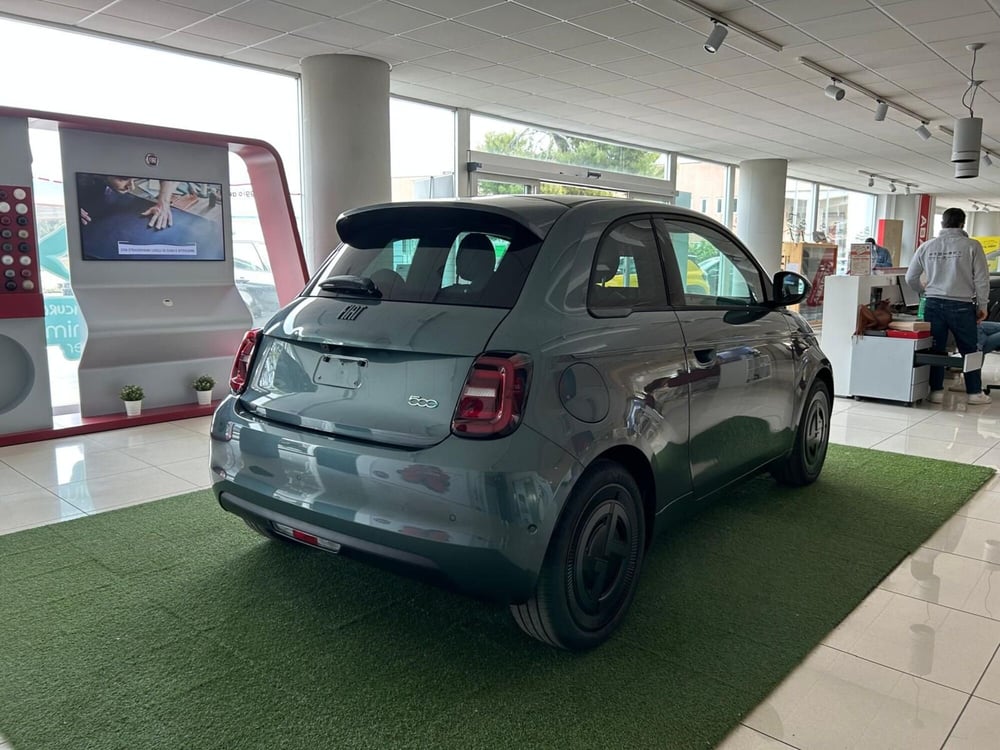 Fiat 500e nuova a Avellino (3)
