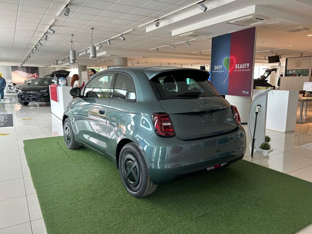 Fiat 500e nuova a Avellino (4)