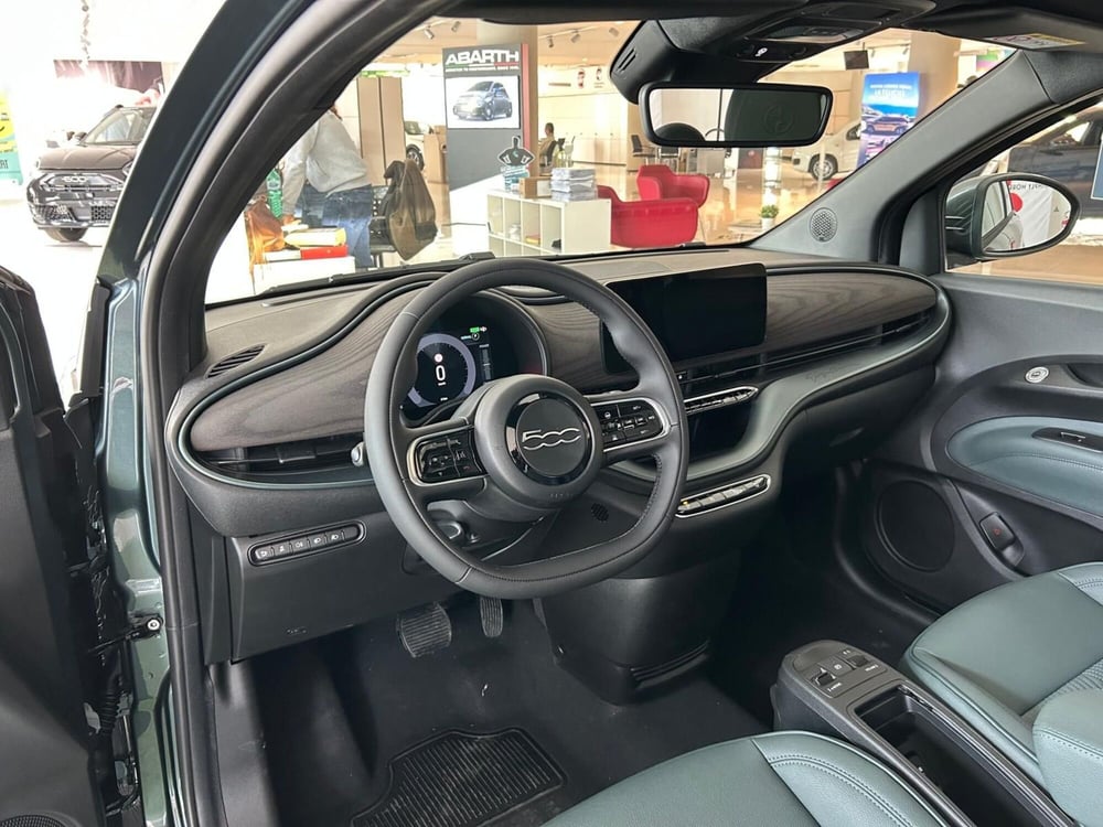 Fiat 500e nuova a Avellino (5)