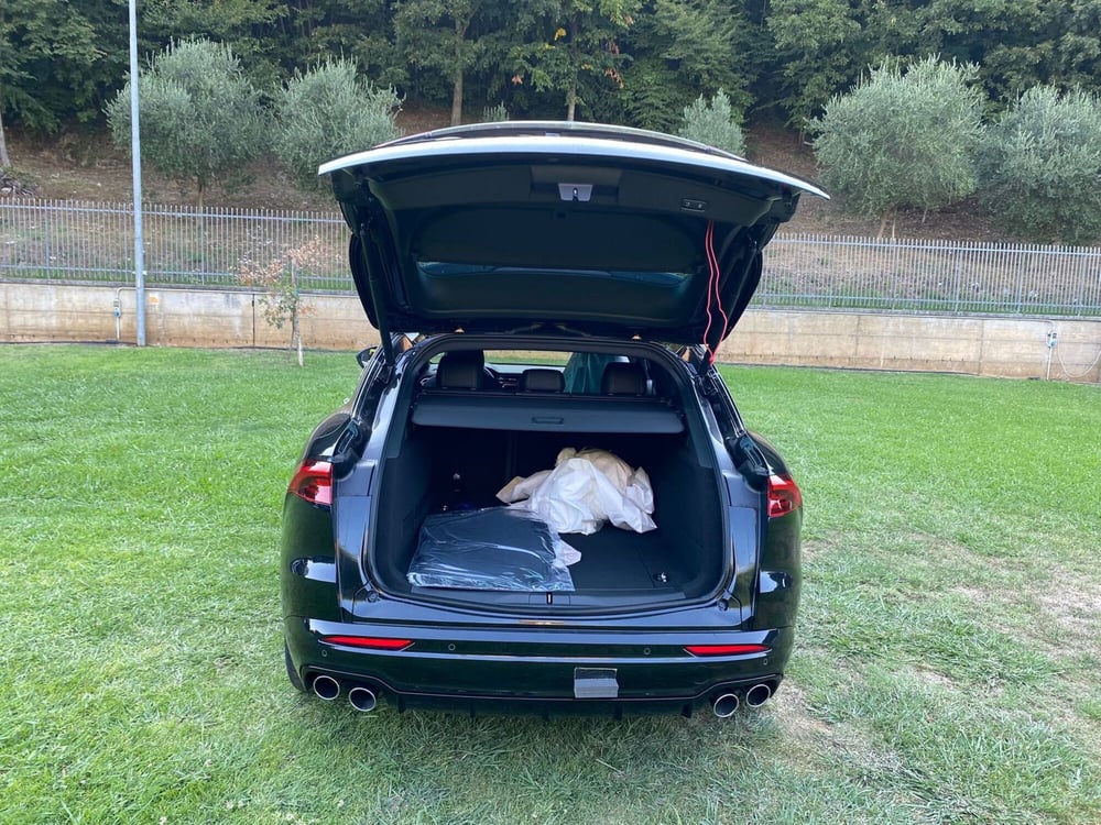 Maserati Grecale nuova a Salerno (12)