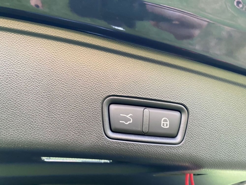 Maserati Grecale nuova a Salerno (13)