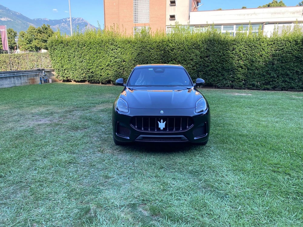 Maserati Grecale nuova a Salerno (9)