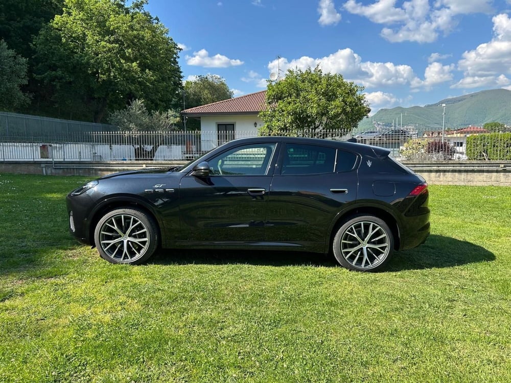 Maserati Grecale nuova a Salerno (10)
