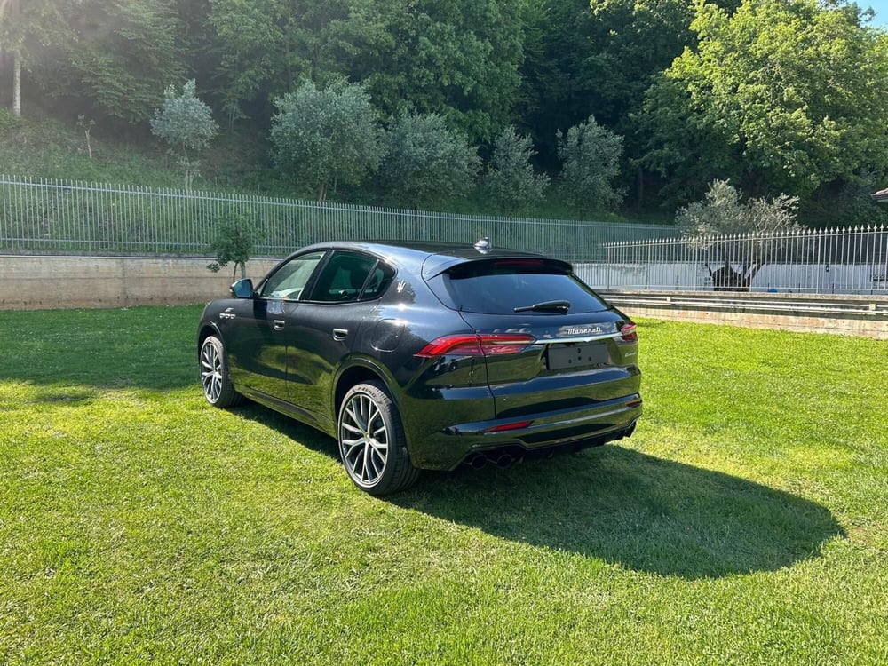 Maserati Grecale nuova a Salerno (4)