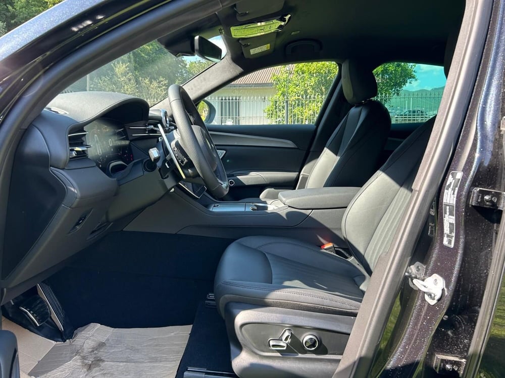 Maserati Grecale nuova a Salerno (6)