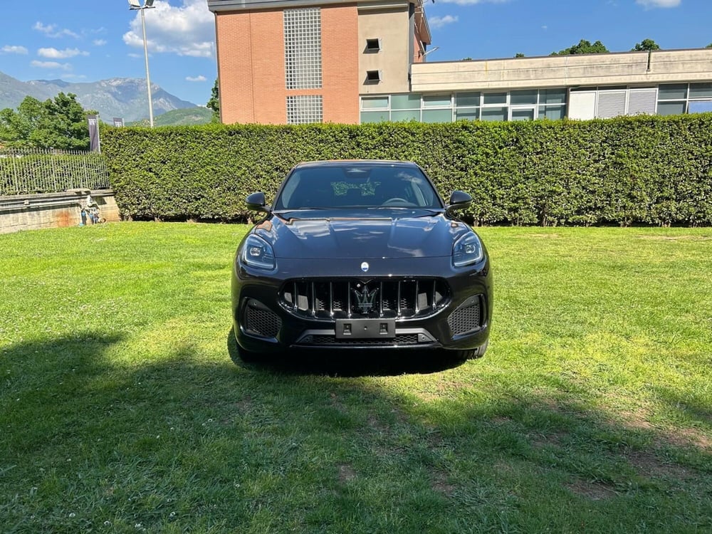 Maserati Grecale nuova a Salerno (9)