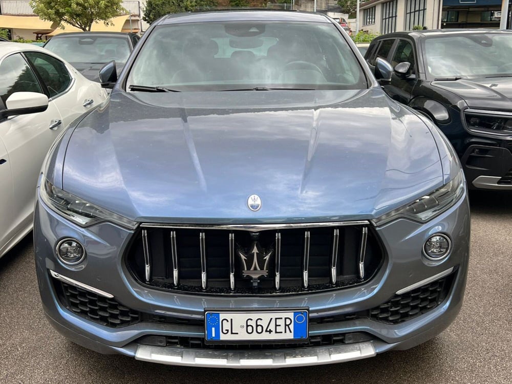 Maserati Levante usata a Salerno (13)