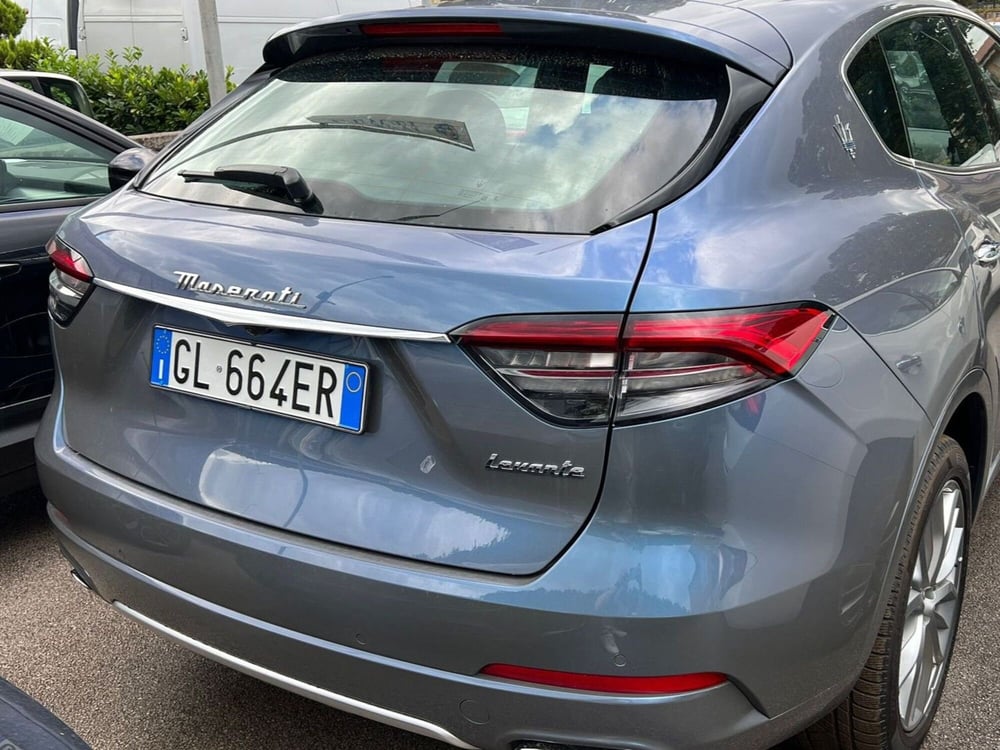 Maserati Levante usata a Salerno (16)