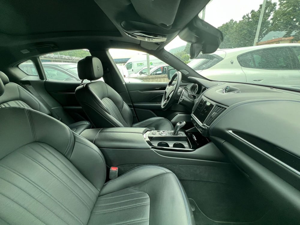 Maserati Levante usata a Salerno (5)