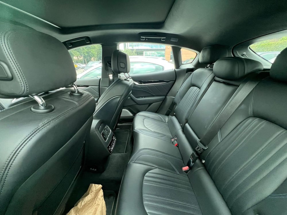 Maserati Levante usata a Salerno (8)