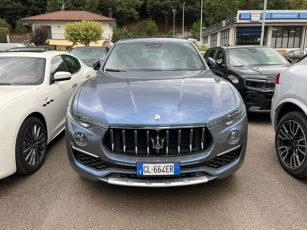 Maserati Levante usata a Salerno (9)