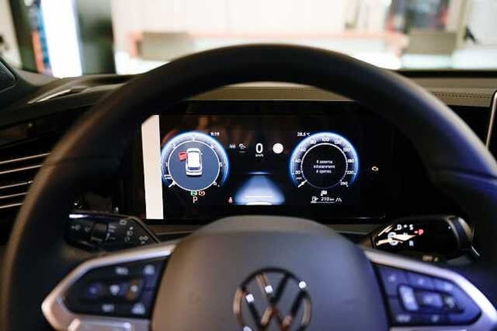 Volkswagen Tiguan nuova a Rovigo (9)