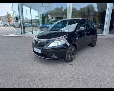 Lancia Ypsilon 1.0 FireFly 5 porte S&amp;S Hybrid Ecochic Gold del 2024 usata a Portogruaro