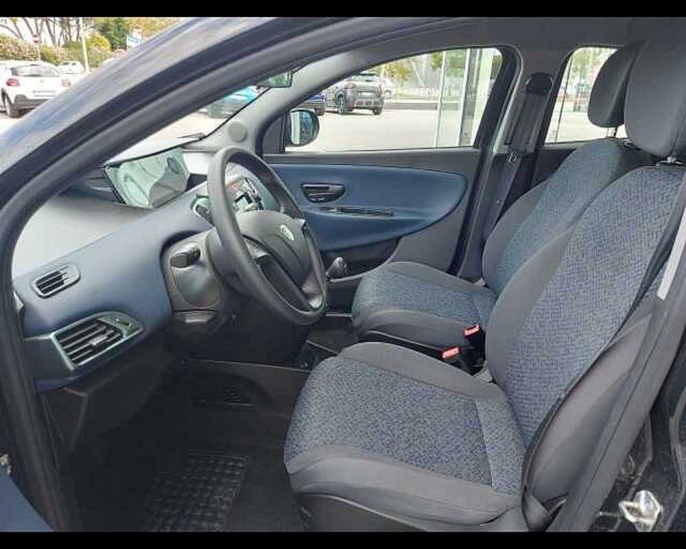 Lancia Ypsilon usata a Venezia (8)