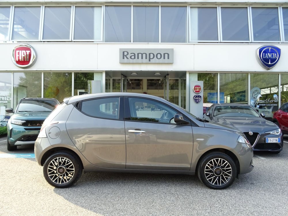 Lancia Ypsilon usata a Venezia (2)