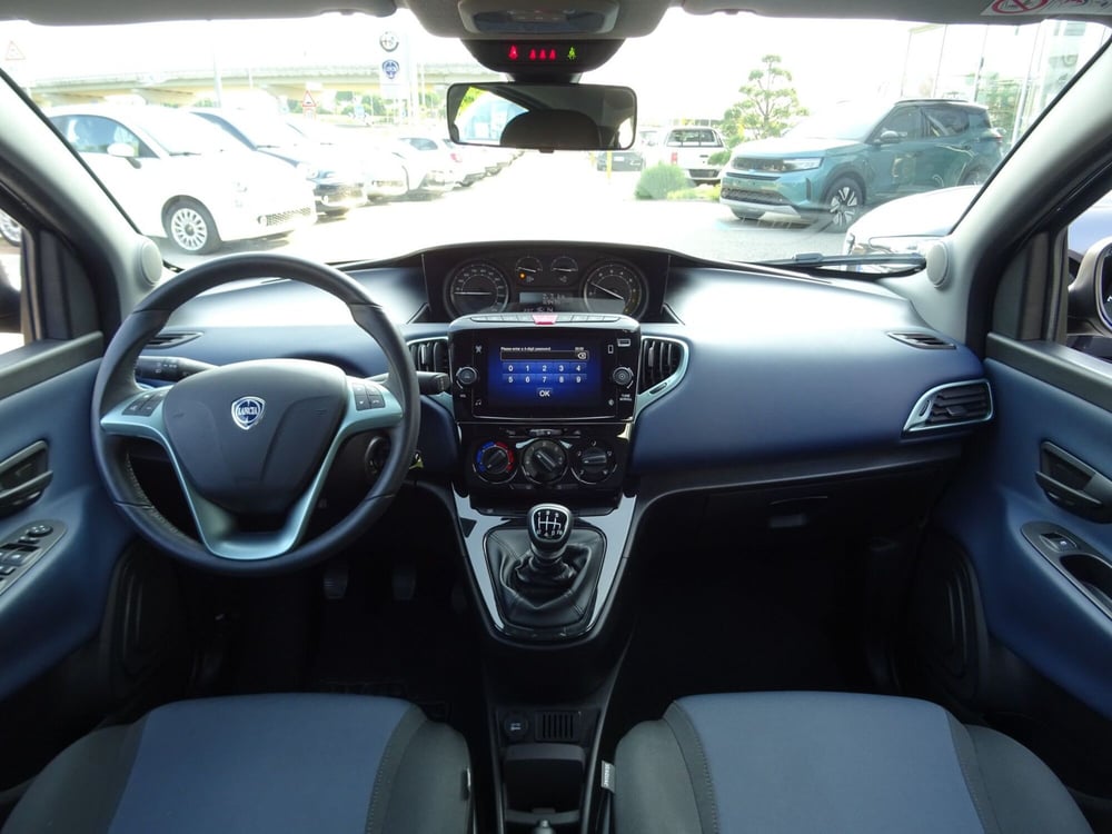 Lancia Ypsilon usata a Venezia (9)