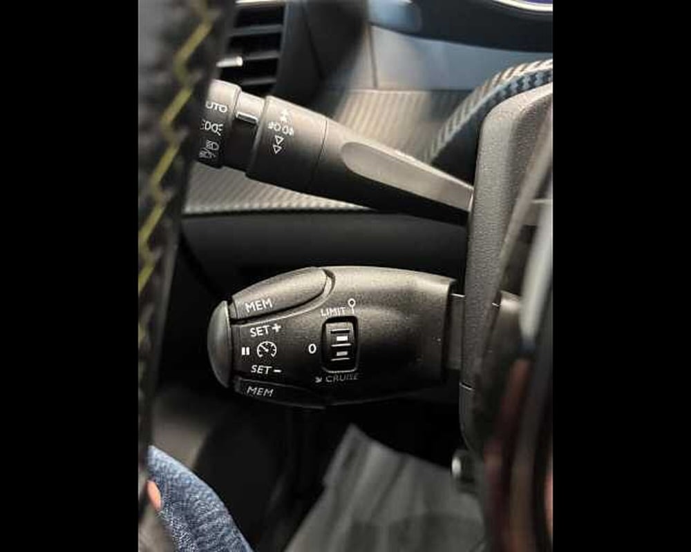 Peugeot 2008 usata a Milano (12)