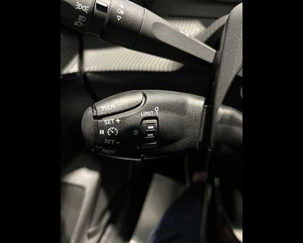 Peugeot 208 usata a Milano (9)
