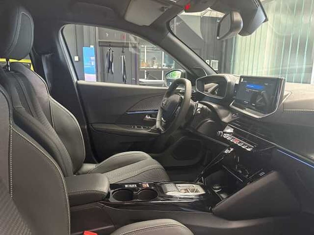 Peugeot 2008 nuova a Ravenna (8)