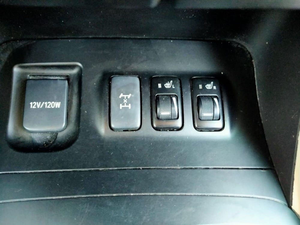 Toyota Land Cruiser usata a L'Aquila (9)