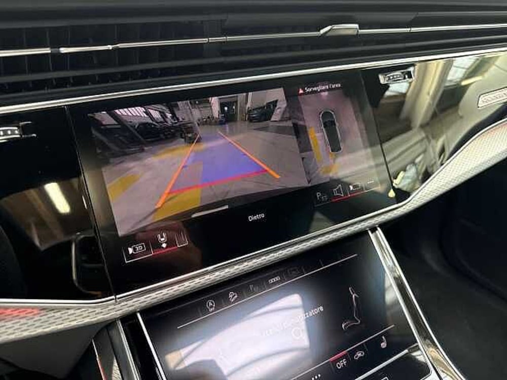 Audi SQ8 usata a Napoli (18)