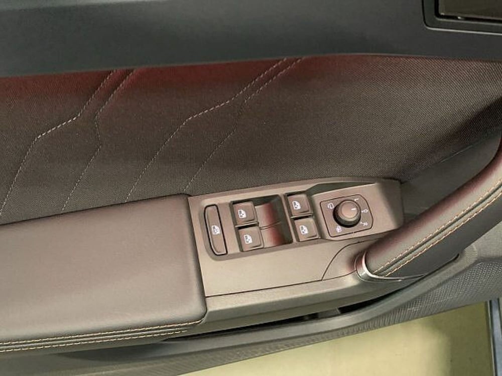 Cupra Leon nuova a Vicenza (16)