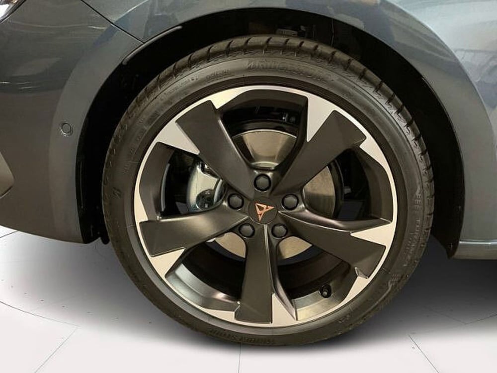 Cupra Leon nuova a Vicenza (19)