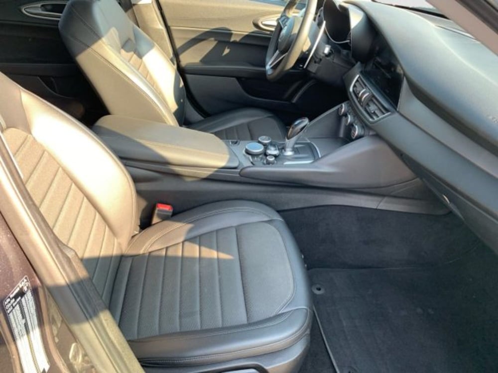 Alfa Romeo Giulia usata a Livorno (12)
