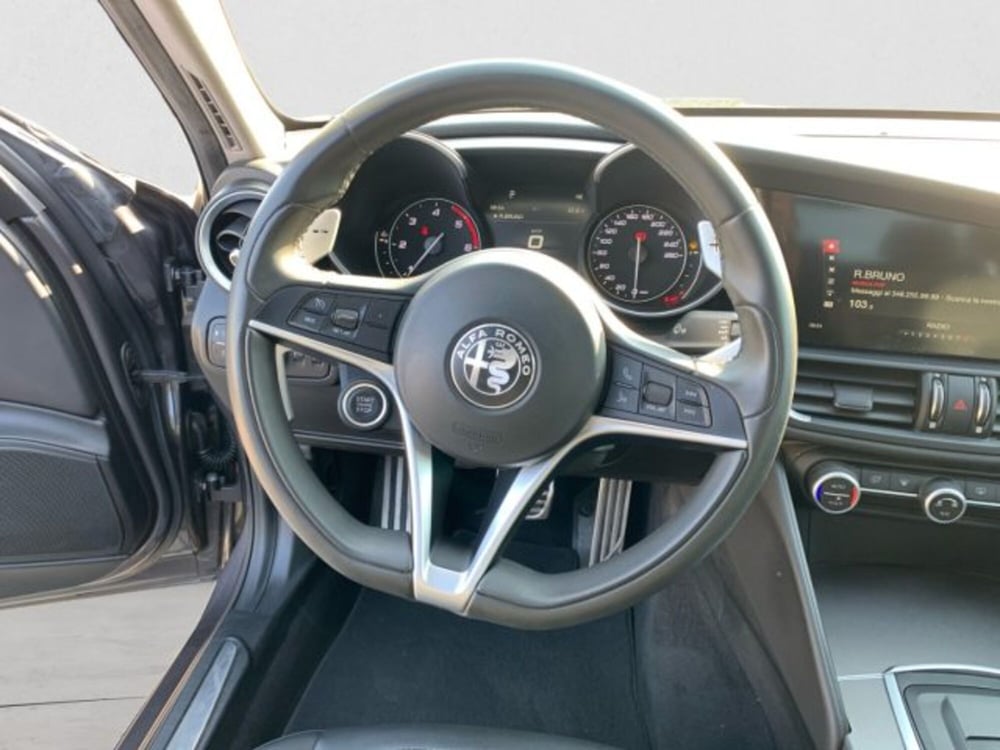 Alfa Romeo Giulia usata a Livorno (13)