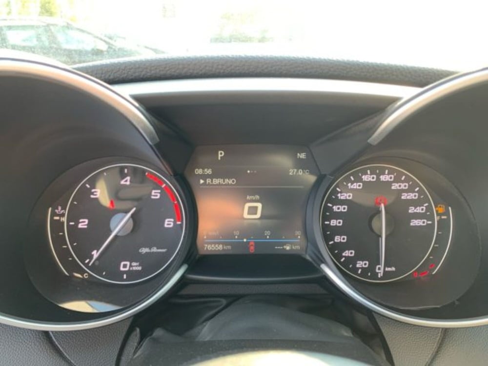 Alfa Romeo Giulia usata a Livorno (17)