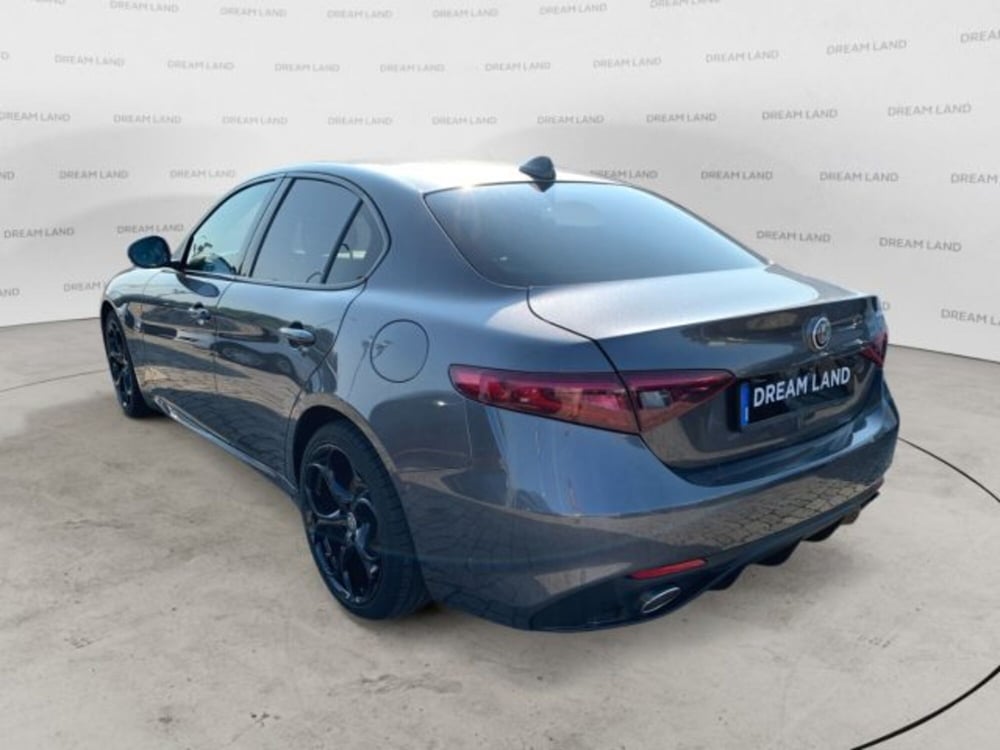 Alfa Romeo Giulia usata a Livorno (5)