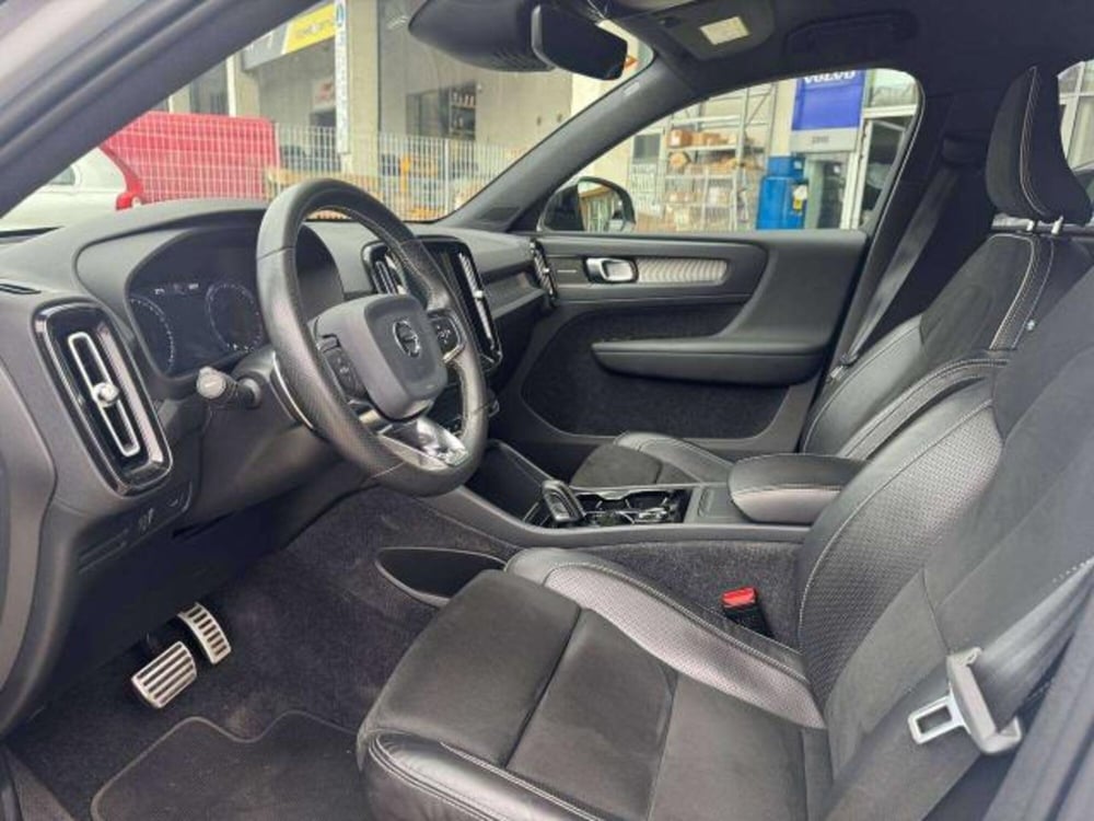 Volvo XC40 usata a Savona (11)