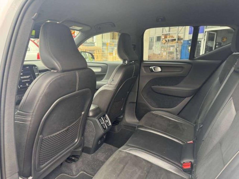 Volvo XC40 usata a Savona (12)