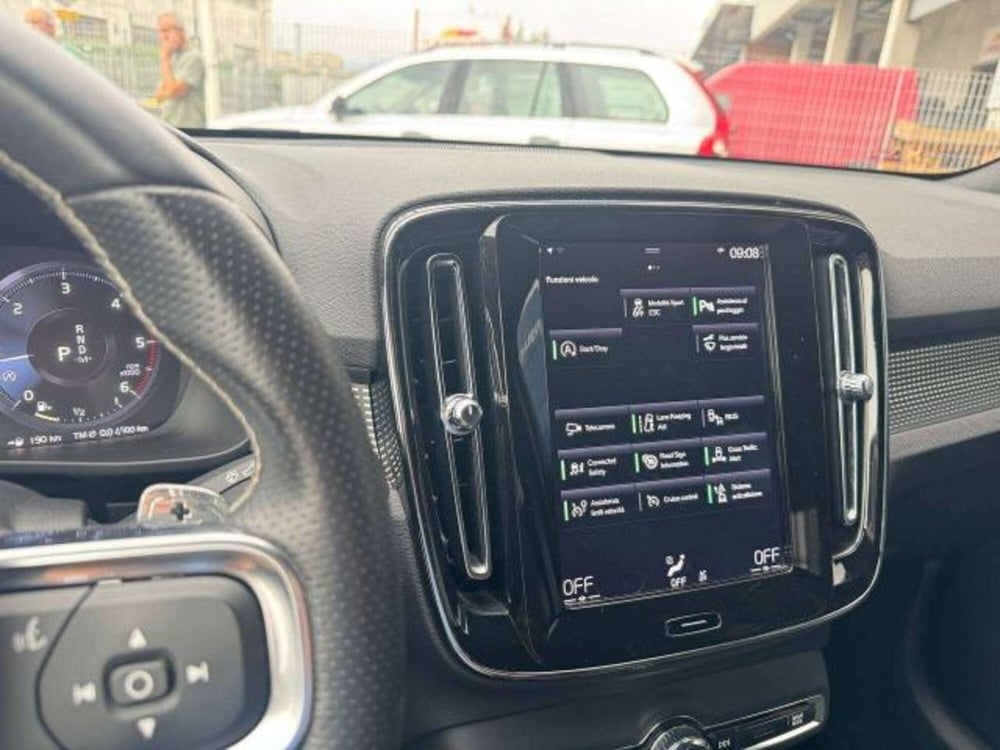 Volvo XC40 usata a Savona (13)
