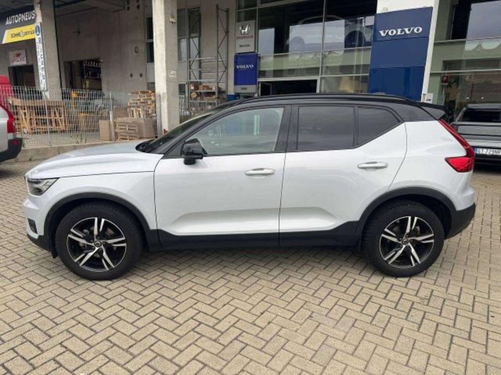 Volvo XC40 usata a Savona (9)