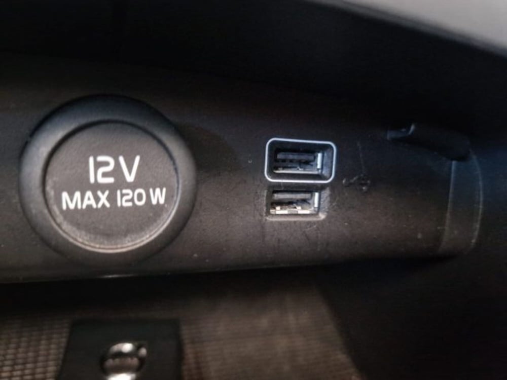 Volvo XC40 usata a Terni (14)