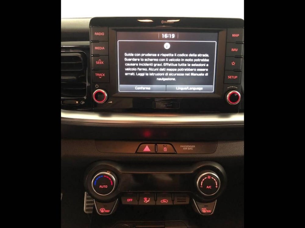 Kia Stonic usata a Torino (9)