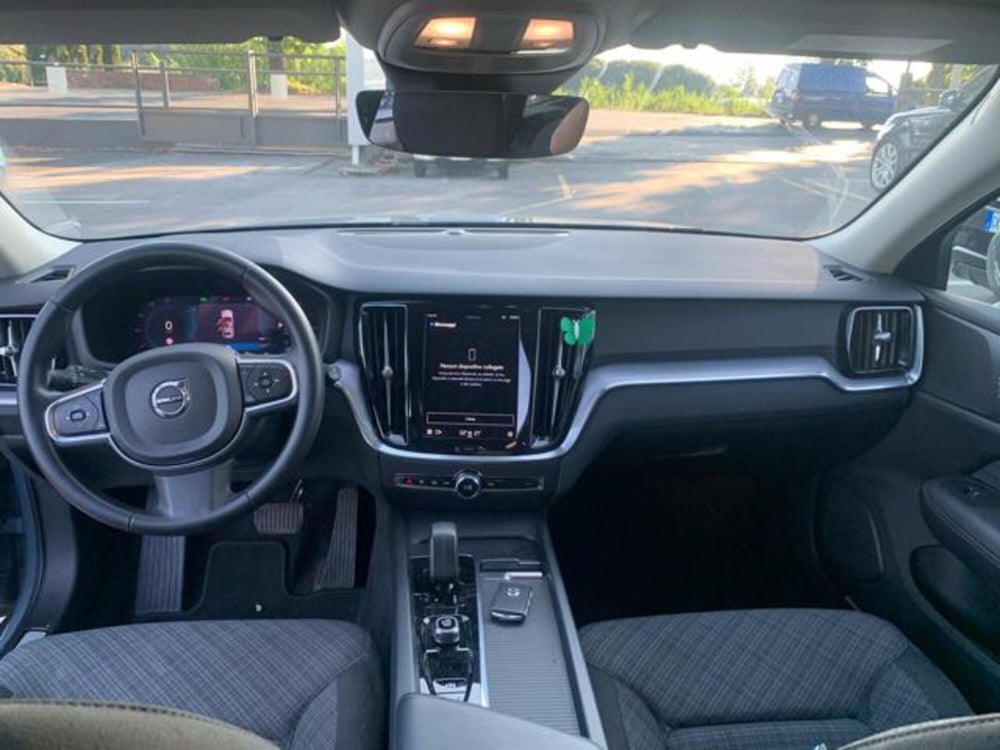 Volvo V60 nuova a Lucca (11)