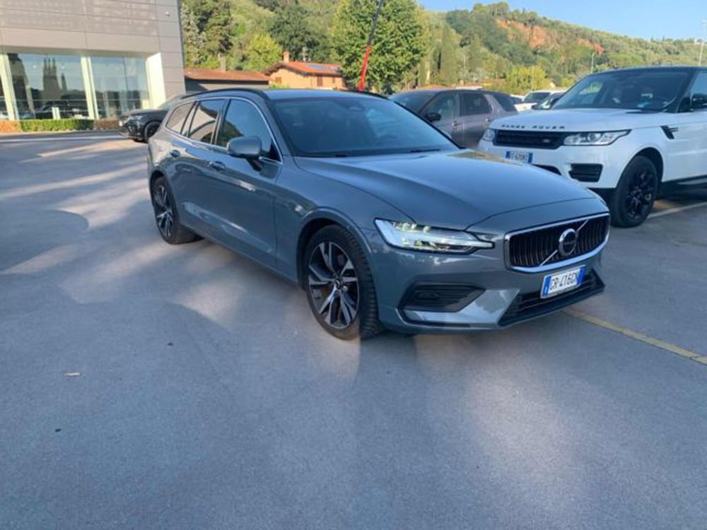 Volvo V60 nuova a Lucca (2)