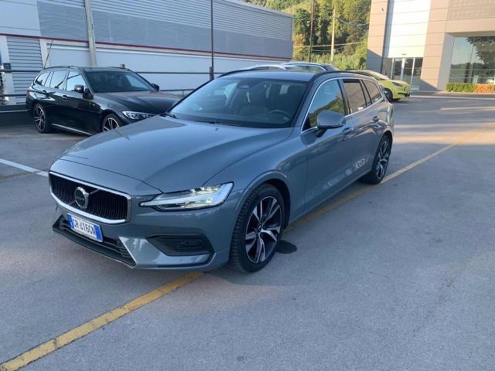 Volvo V60 nuova a Lucca (3)