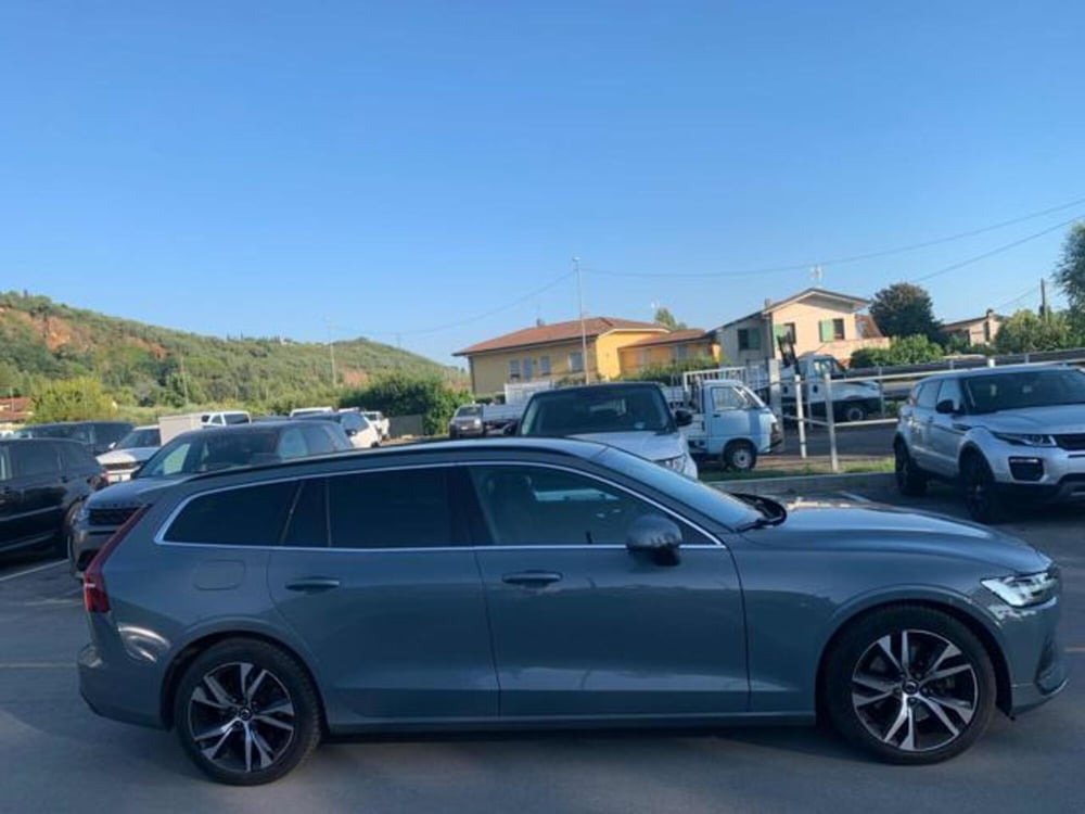 Volvo V60 nuova a Lucca (4)