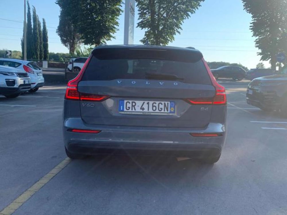 Volvo V60 nuova a Lucca (6)