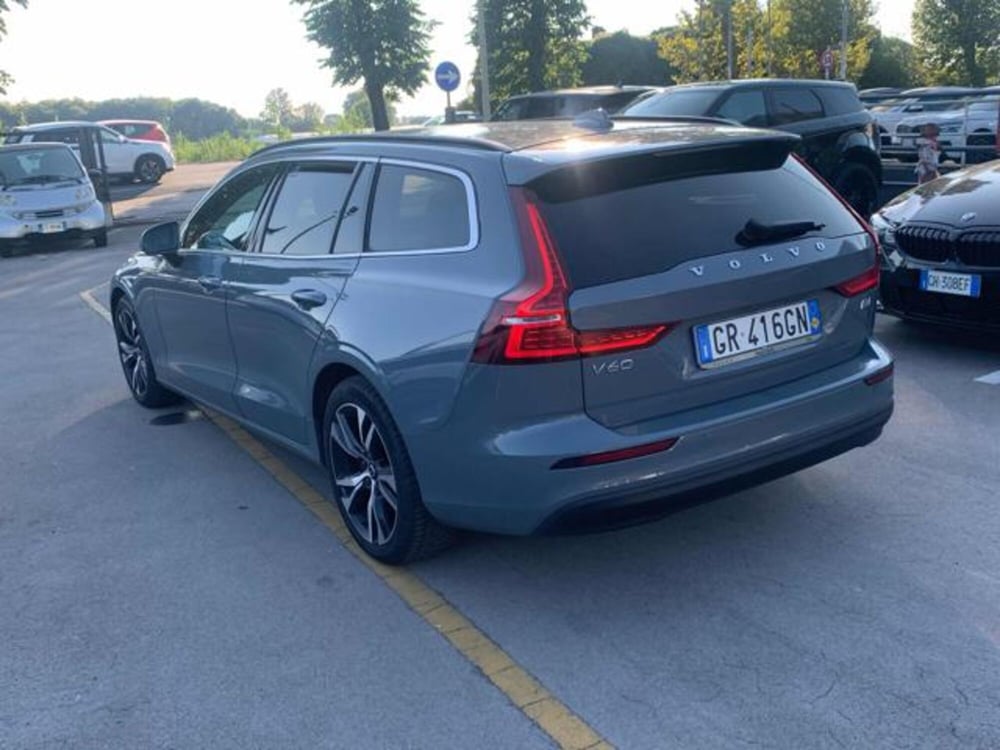 Volvo V60 nuova a Lucca (7)